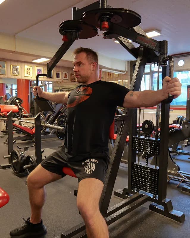 Pec Deck Machine