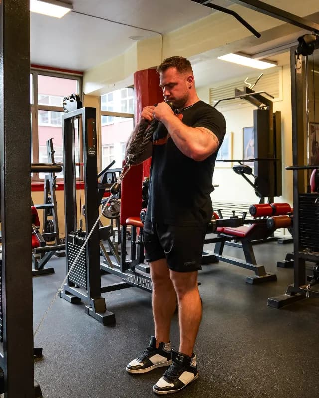 Cable Hammer Curl